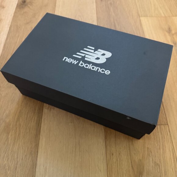 New Balance Youth Sneakers - Picture 5 of 6